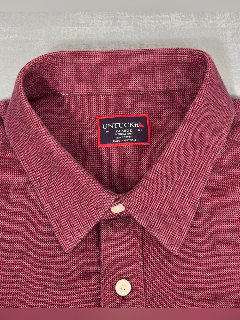 UNTUCKit Men's Maroon Textured Button-Down Shirt